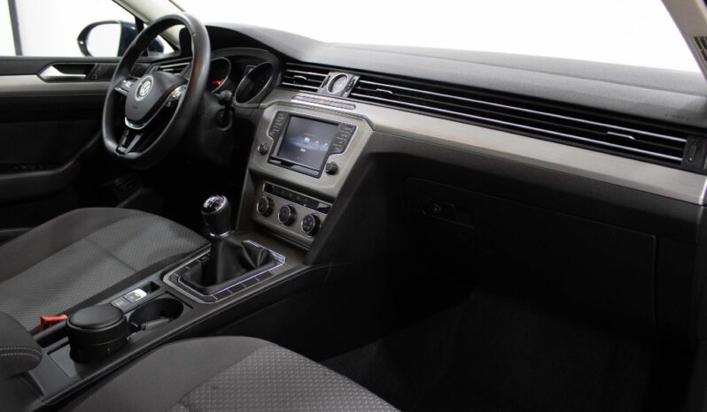 VOLKSWAGEN Passat Variant 1.6 TDI TRENDLINE completo