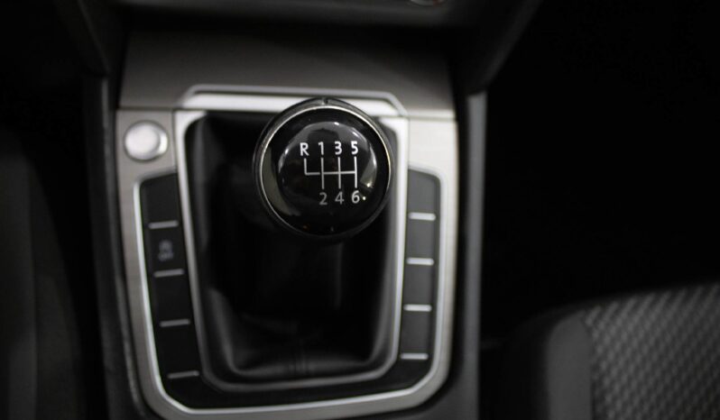 VOLKSWAGEN Passat Variant 1.6 TDI TRENDLINE completo