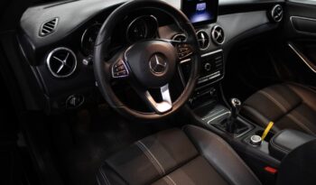 MERCEDES-BENZ Classe CLA 180 D URBAN completo