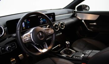 MERCEDES-BENZ Classe A 180 D AMG LINE completo