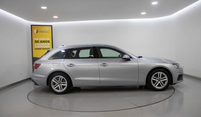 AUDI A4 Avant 30 TDI S TRONIC completo