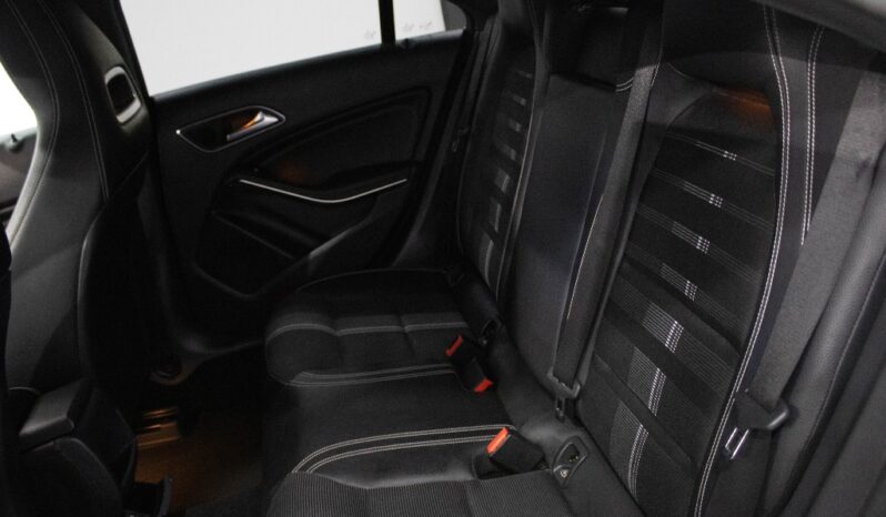 MERCEDES-BENZ Classe CLA 180 D URBAN completo