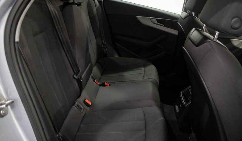 AUDI A4 Avant 30 TDI S TRONIC completo