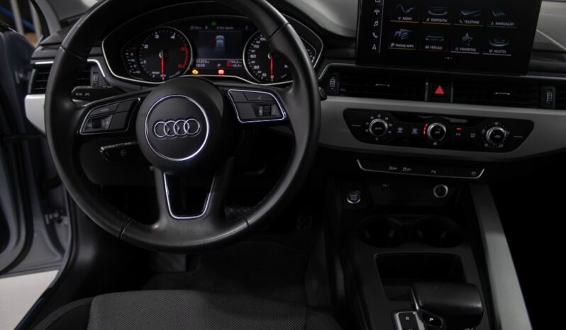 AUDI A4 Avant 30 TDI S TRONIC completo
