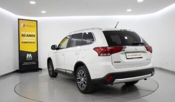 MITSUBISHI Outlander 2.2 DI-D INSTYLE NAVI completo