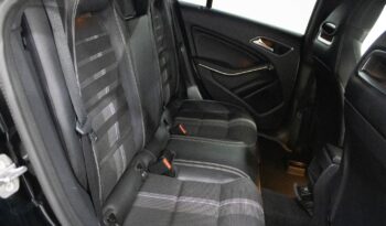 MERCEDES-BENZ Classe CLA 180 D URBAN completo