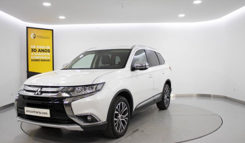 MITSUBISHI Outlander 2.2 DI-D INSTYLE NAVI completo