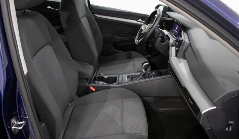 VOLKSWAGEN Golf VIII 1.0 TSI completo