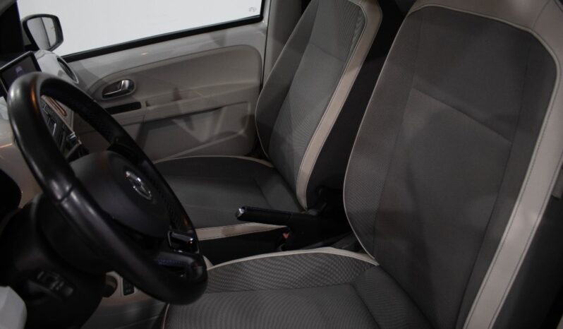 VOLKSWAGEN e-Up ! AC/DC completo