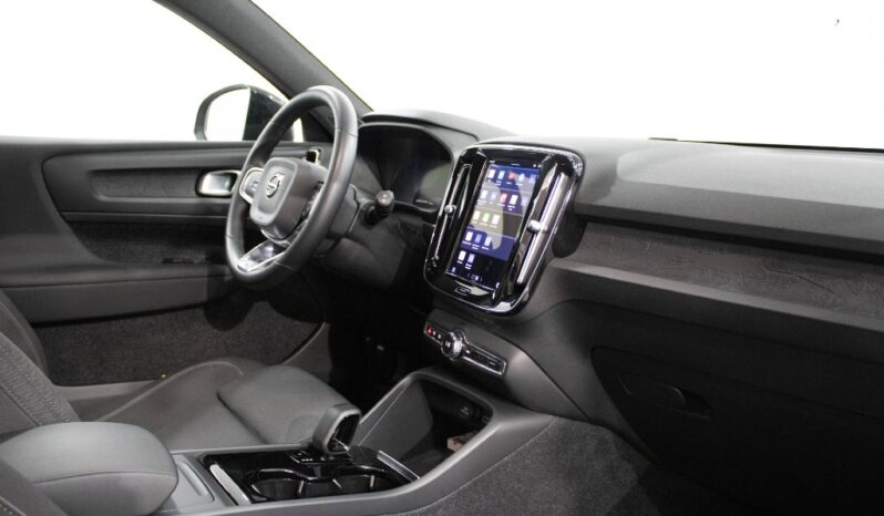 VOLVO XC40 Pure Electric RECHARGE CORE completo