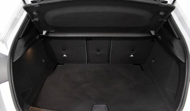 MERCEDES-BENZ Classe A 180 D AMG LINE completo
