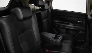 MITSUBISHI Outlander 2.2 DI-D INSTYLE NAVI completo