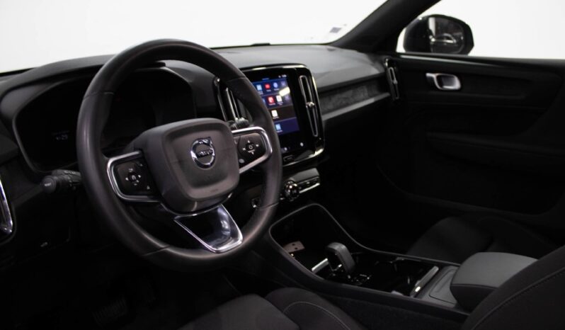 VOLVO XC40 Pure Electric RECHARGE CORE completo