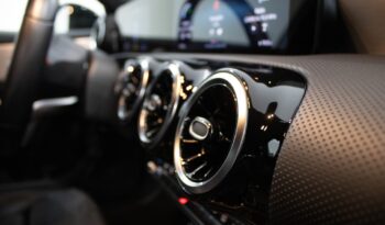 MERCEDES-BENZ Classe A 180 D AMG LINE completo