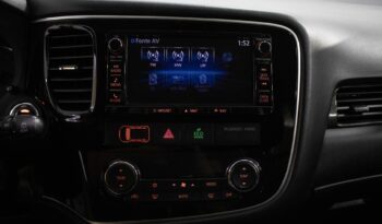 MITSUBISHI Outlander 2.2 DI-D INSTYLE NAVI completo