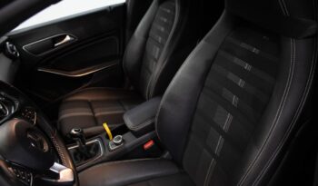 MERCEDES-BENZ Classe CLA 180 D URBAN completo