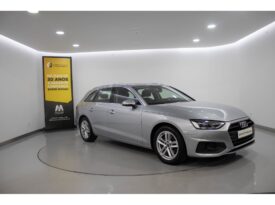 AUDI A4 Avant 30 TDI S TRONIC