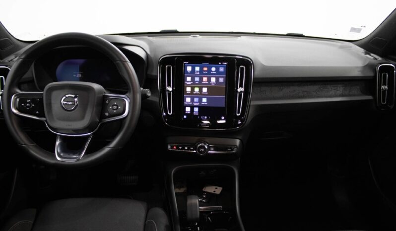 VOLVO XC40 Pure Electric RECHARGE CORE completo