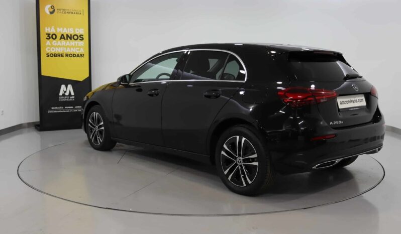 MERCEDES-BENZ Classe A A 250 e completo