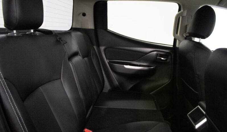 MITSUBISHI L 200 2.3 DI-D CLUB INVITE STRAKAR LOOK 4WD completo