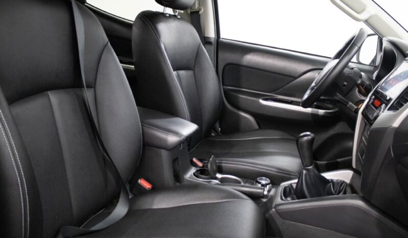 MITSUBISHI L 200 2.3 DI-D CLUB INVITE STRAKAR LOOK 4WD completo