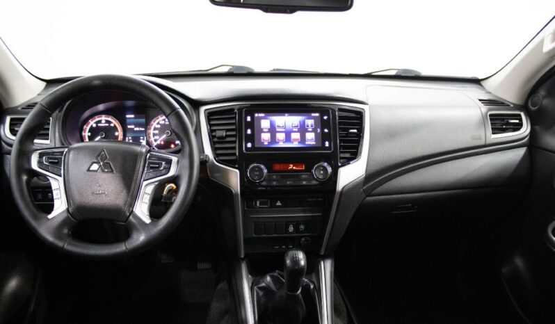 MITSUBISHI L 200 2.3 DI-D CLUB INVITE STRAKAR LOOK 4WD completo