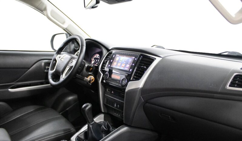 MITSUBISHI L 200 2.3 DI-D CLUB INVITE STRAKAR LOOK 4WD completo