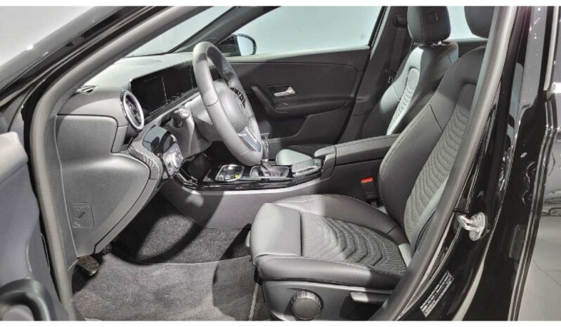 MERCEDES-BENZ Classe A 180 D STYLE completo