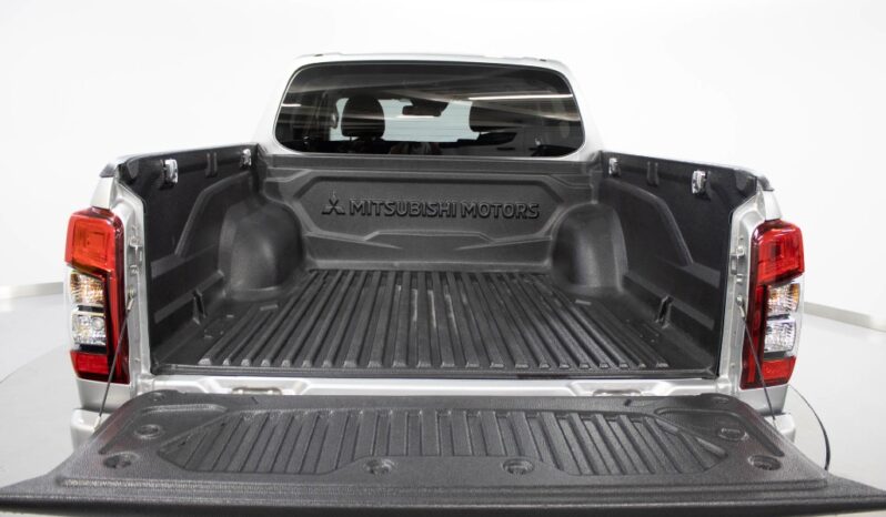 MITSUBISHI L 200 2.3 DI-D CLUB INVITE STRAKAR LOOK 4WD completo