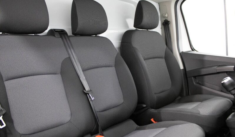 RENAULT Trafic III Fase III 2.0 BLUE DCI L1H1 ADVANCE INCREASED PAYLOAD completo