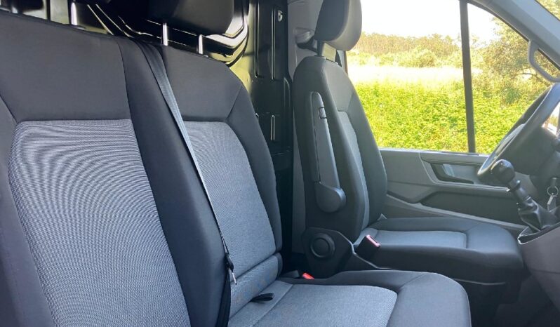 VOLKSWAGEN Crafter 35 2.0 TDI L3H3 MÉDIO TA completo