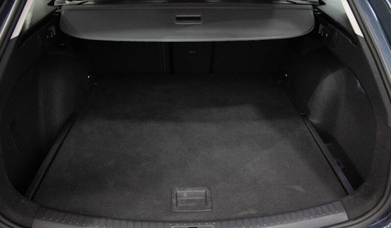 SEAT Leon Sportstourer 2.0 TDI STYLE completo