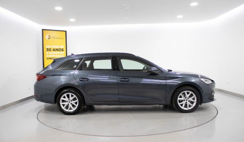 SEAT Leon Sportstourer 2.0 TDI STYLE completo