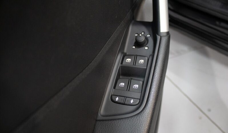 AUDI Q2 30 TDI completo