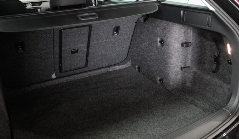 SKODA Octavia Break 1.6 TDI GREENLINE completo