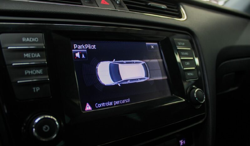 SKODA Octavia Break 1.6 TDI GREENLINE completo